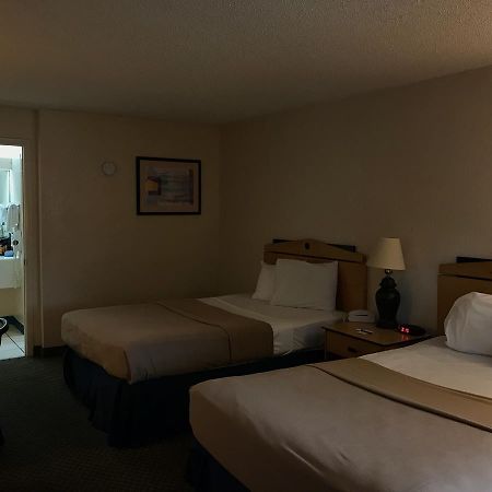 Quality Inn Tampa Lake Magdalene Zewnętrze zdjęcie