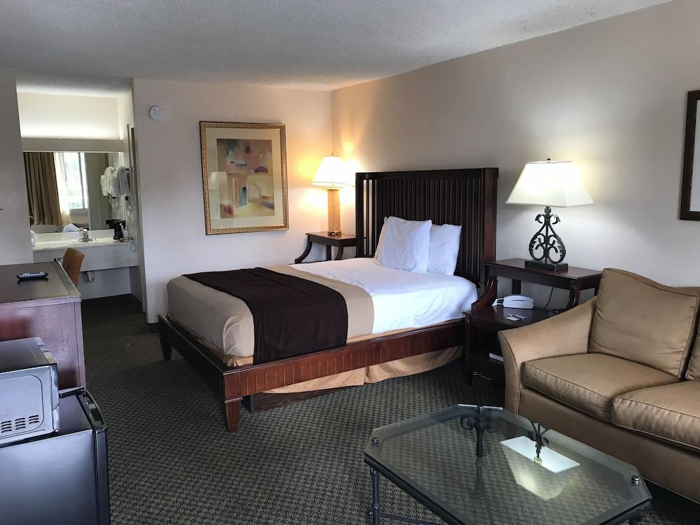 Quality Inn Tampa Lake Magdalene Zewnętrze zdjęcie