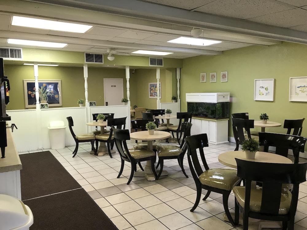 Quality Inn Tampa Lake Magdalene Zewnętrze zdjęcie