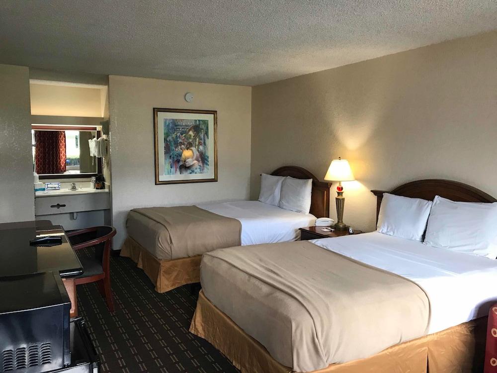 Quality Inn Tampa Lake Magdalene Zewnętrze zdjęcie