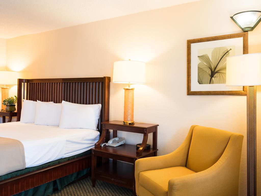 Quality Inn Tampa Lake Magdalene Zewnętrze zdjęcie