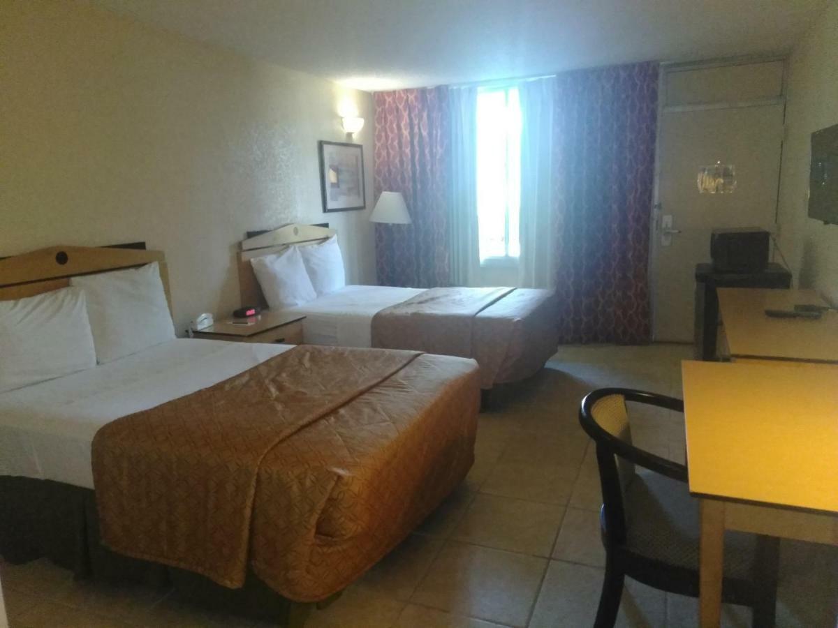 Quality Inn Tampa Lake Magdalene Zewnętrze zdjęcie